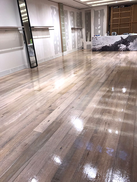 Lacquered wood flooring